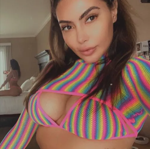 Poppin! 💜❤️🌈 by kinkykat977