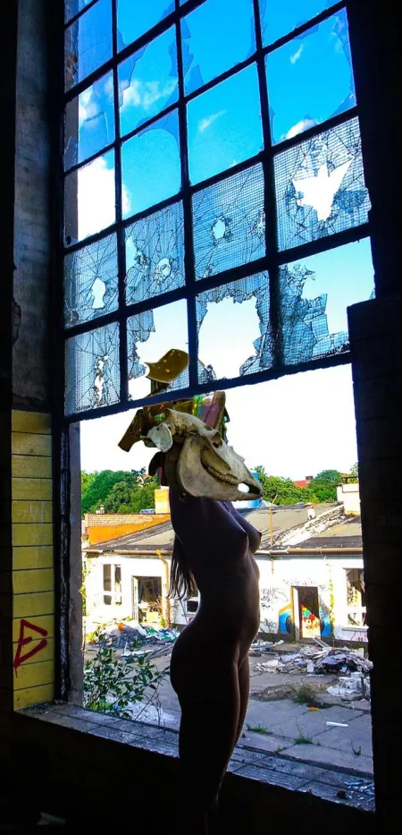 Posing like a Dead Horse © Manuel Laval by eroticcuboid