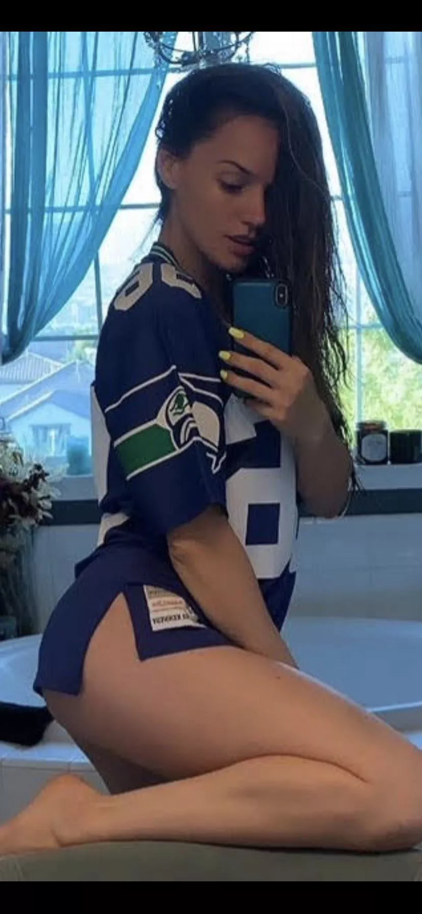 Possibly my fave pic of her 💙💚 posted by sixbysix_66