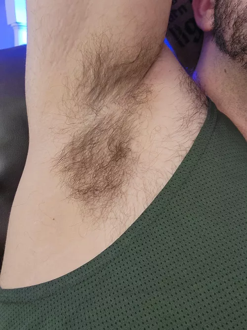 Post 2hrs gym pit pic 😈 by DarthRaphael