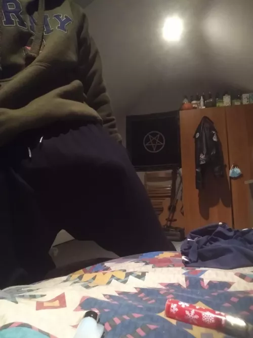 Post gym bulge 💪🏻 This is the reason I don't wear shorts to work out in 🍆 by Maned_LionMan69