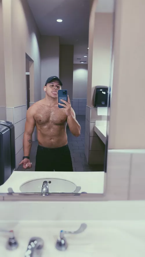 post gym pump by gnarlykatt