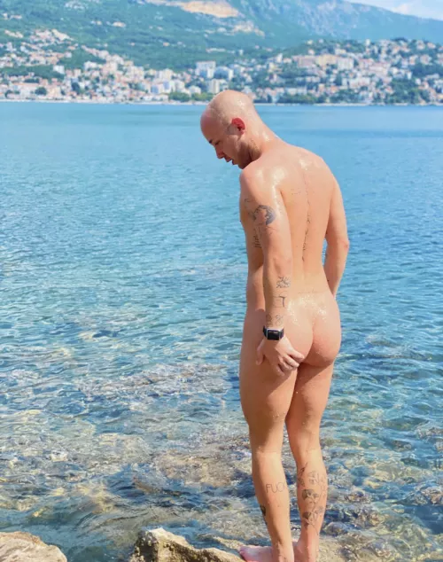 post valentines horny 🐽 by peachfromserbia