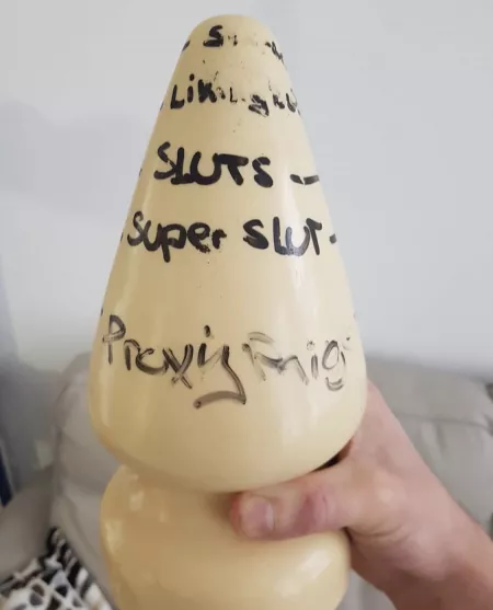 Posted on Instagram by a male performer friend of hers. Definitely accurate. by boysarethebestgirls