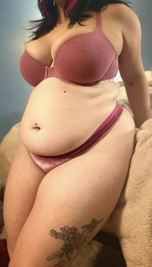 Posting didnt work right last night, so heres try two… be gentle first time posting 🥺🥺 by Throwawwayyyy110011