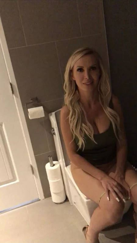 Potty 🚽 break by ironfist1982