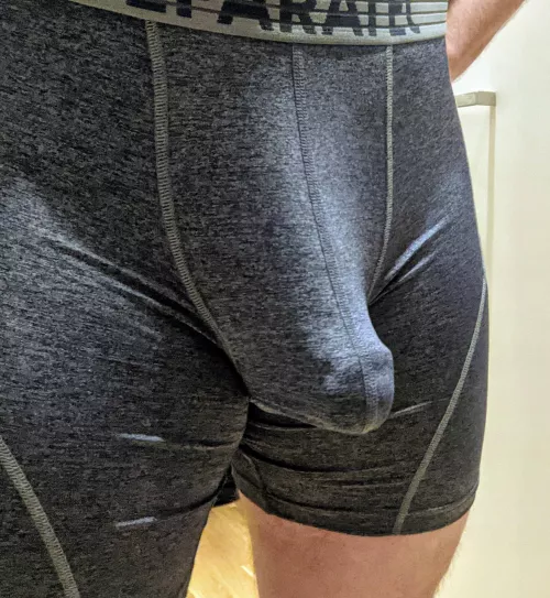 Pouch outline by Randomorbiter