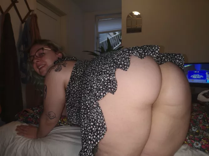 Pound me in this position pleeease! by DonkeyPawgg