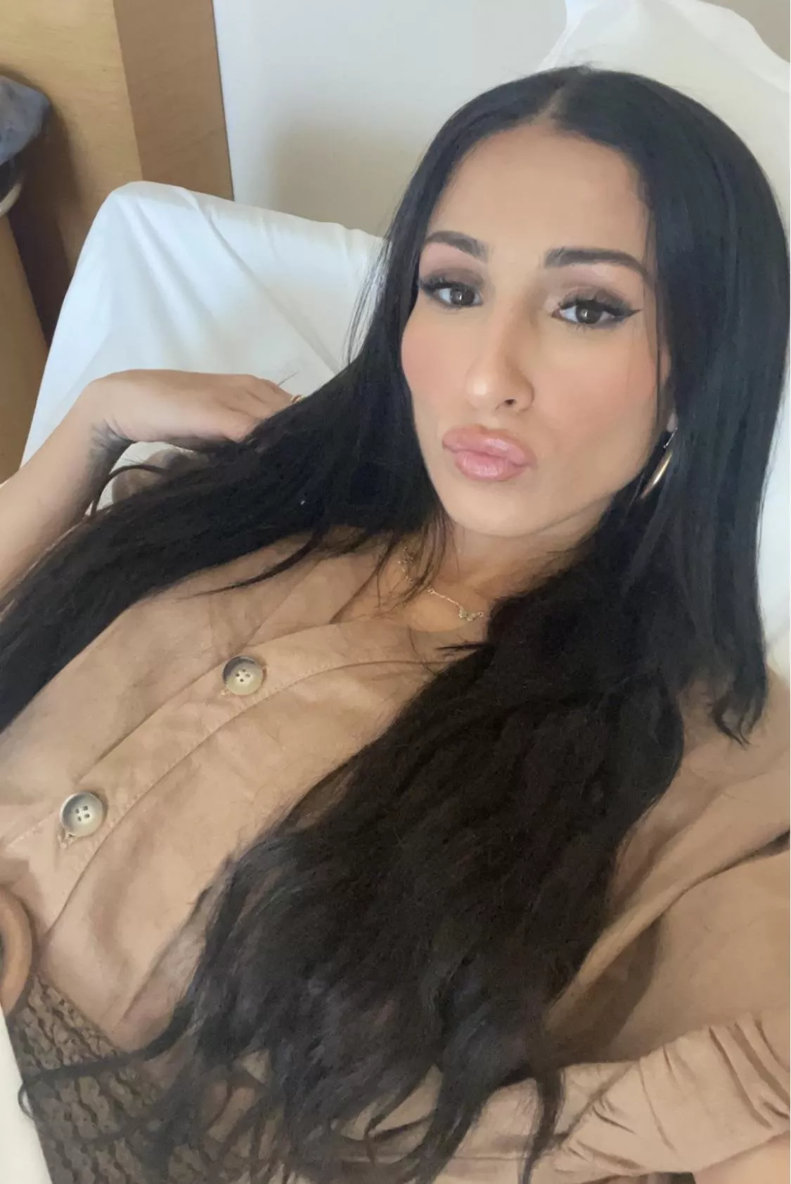 Pout posted by round_plastic