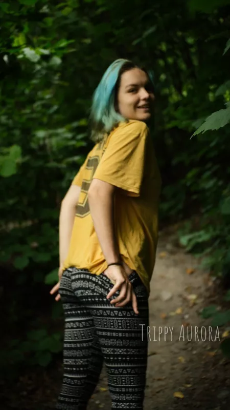 POV I am your new instructor at the gym and telling you to undress for next excercise by trippypotatoo