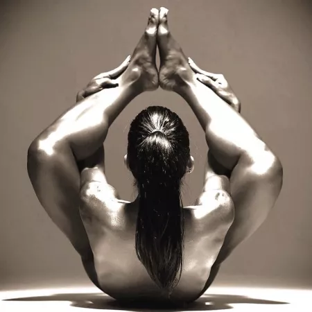 Powerful Pose by whywreckmyday