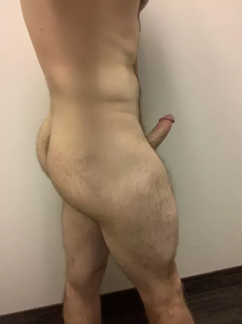 Practicing the Instagram booty pose