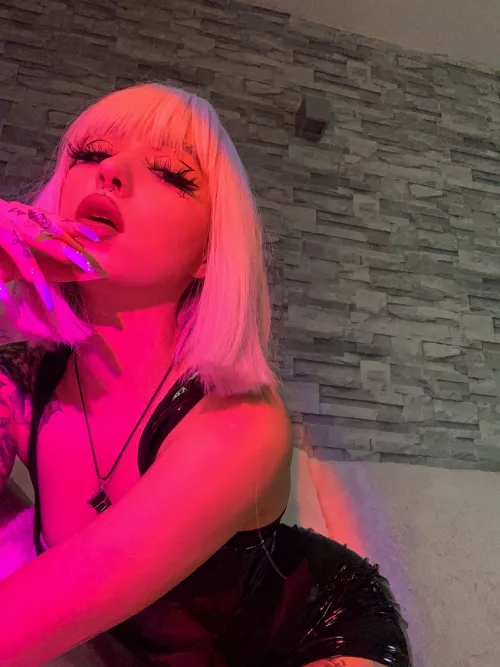 Pray to me by notvicii