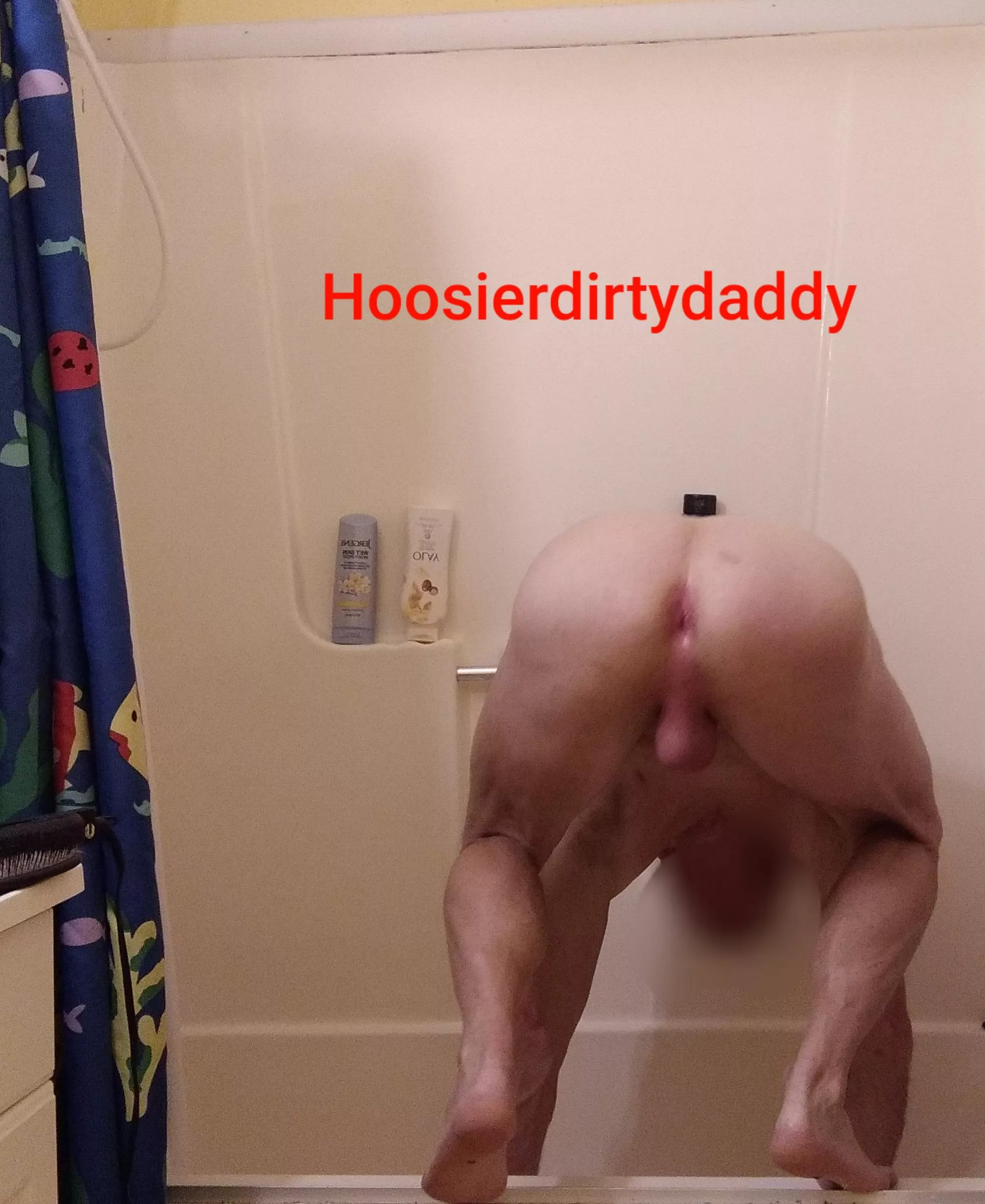 Pre shower pose posted by Hoosierdirtydaddy