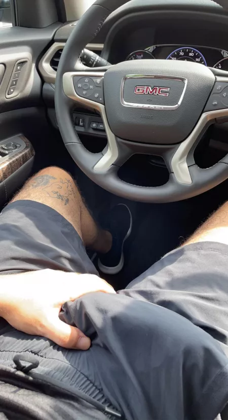 Pre workout bulge😈 by A_trillo420