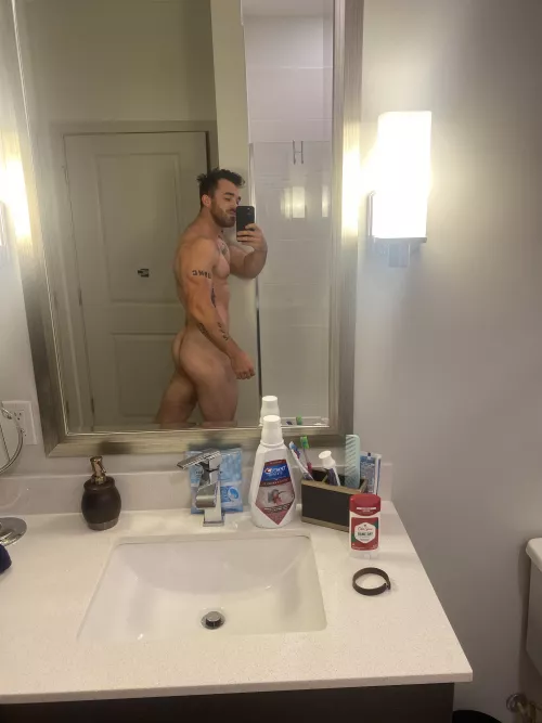 pre workout selfie, stay tuned for after😛 by tantheman52