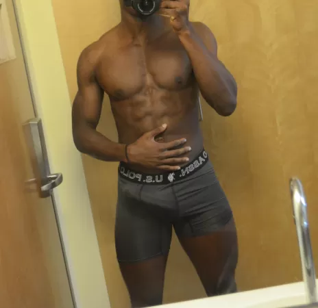 Pre-date selfie, I hope she likes bbc. by toni-veracruz