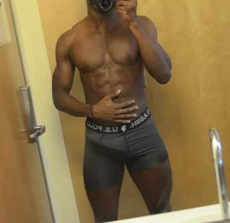 Pre-date selfie, I hope she likes bbc. by toni-veracruz