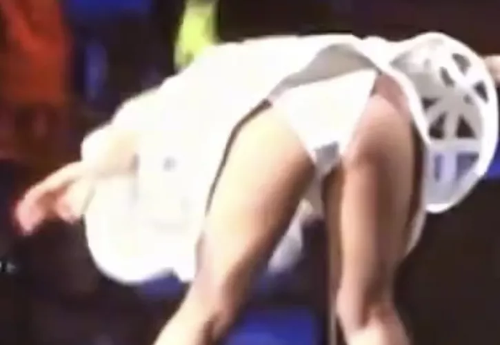 Preforming bad romance by AirMobile4987