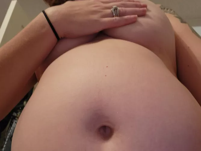 Preggo belly view😉 by IntheStars802