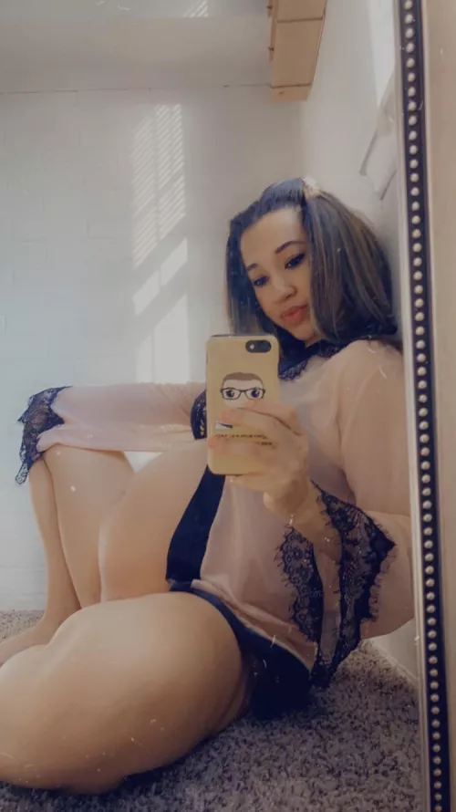 Pregnancy seems to suit me well by FlounderSuccessful79