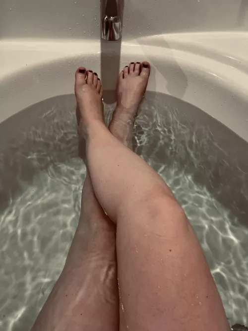 Pregnant and swollen feet in the bath, who wants to smell? by Profoundpiggies