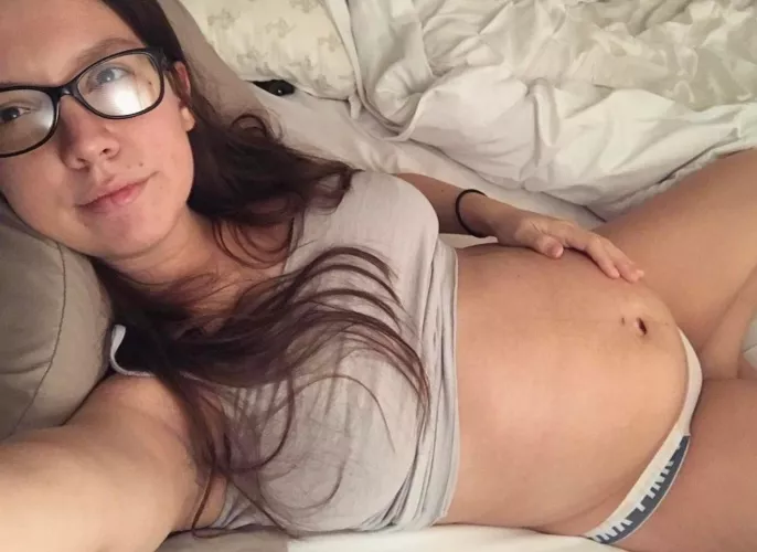 Pregnant belly button (f) (oc) by Hgirl4292