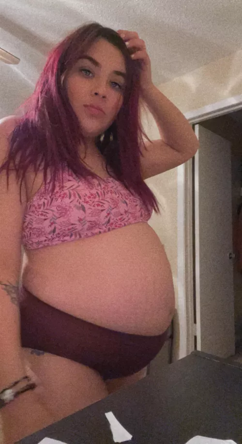 Pregnant Feedy being kept nice and round 24/7 💕 by Milkymooon66