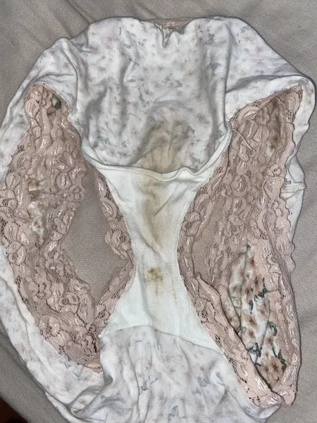 Pregnant wife’s dirty panties by murphypaul89