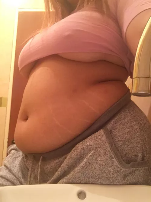 Preparing myself to have a big meal. Overstuffed is my favorite mood by pizzaqueeni