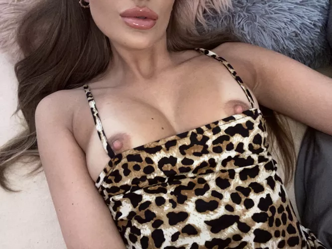 Pretty? by Rohrwandcq