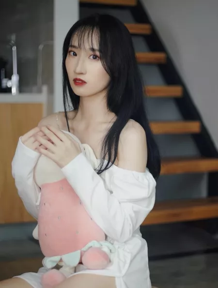 Pretty and sexy😍😍 by Snoo-53338