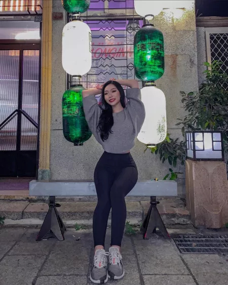 Pretty B by WetAzzPuzzy