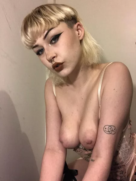 pretty bimbo all dolled up 💞✨ thoughts? by UnderstandingNew976