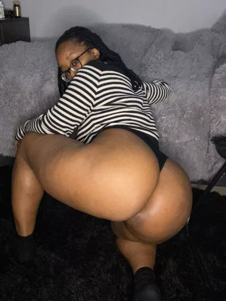 Pretty booty by bootymanda