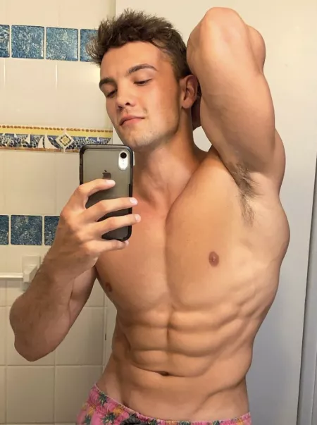 Pretty boy selfie by SparklyRen