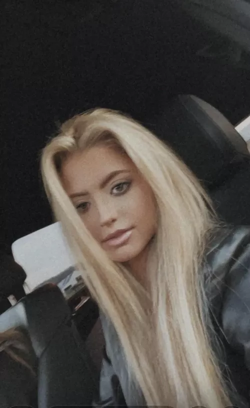 Pretty earth girl by yomeech400