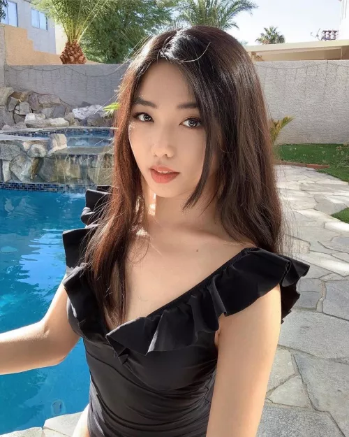 Pretty eyes by Majestic_Painter8660