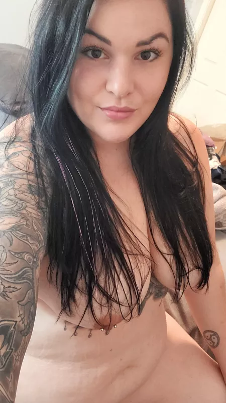 Pretty eyes...thick thighs.... by sexymetalangel