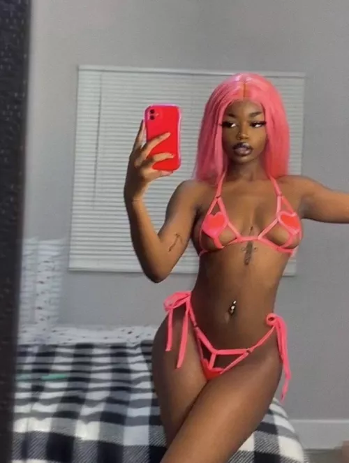 Pretty in pikn !?☺ by channelsettlement