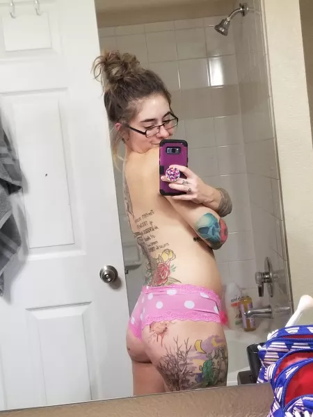 Pretty in pink 🌷 [f] by Manowar1313