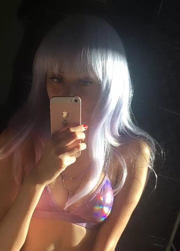 pretty itty bitty💕 posted by hellohoebag