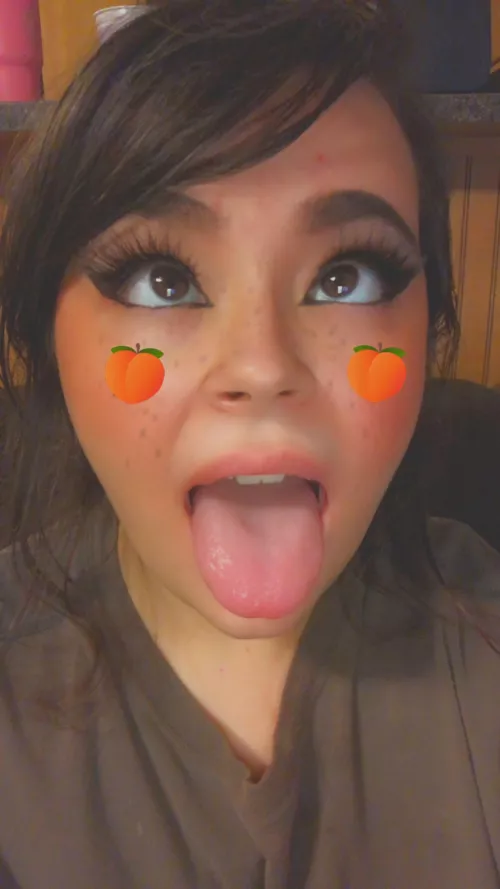 Pretty please? by Shogwo