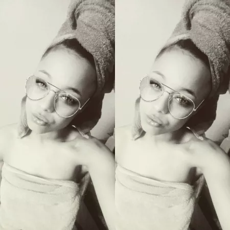 Pretty pouter by [deleted]