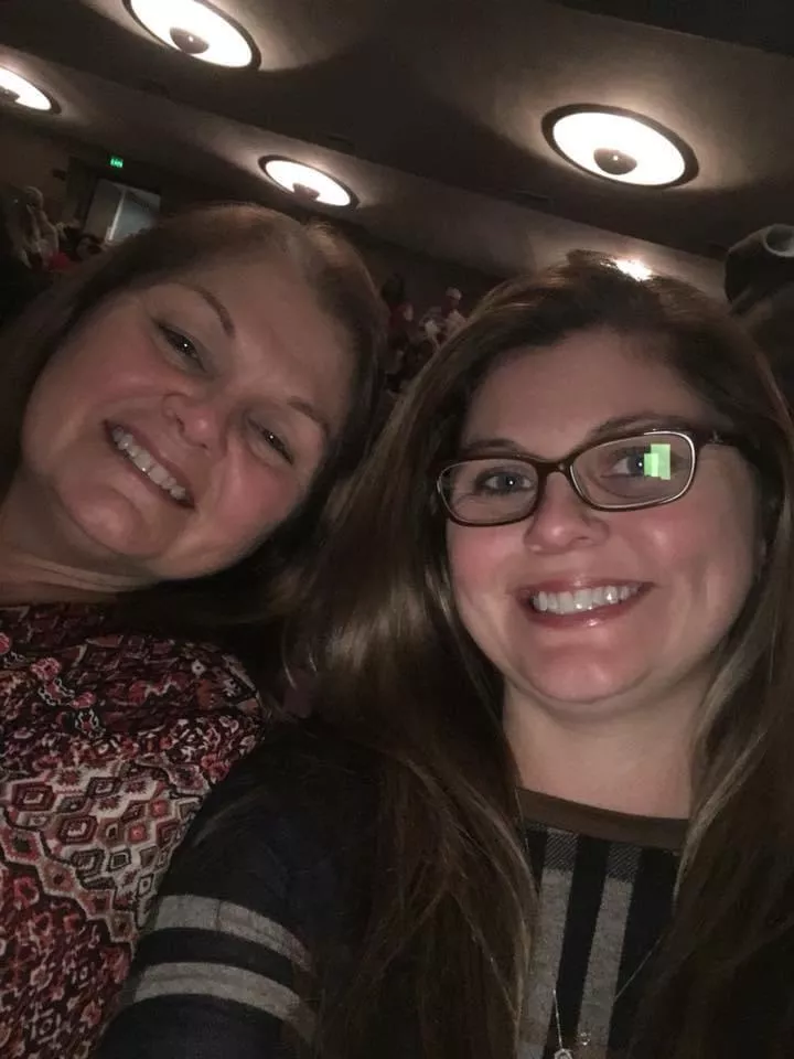 Pretty smiles 😁😊🤓 posted by ganggang89882