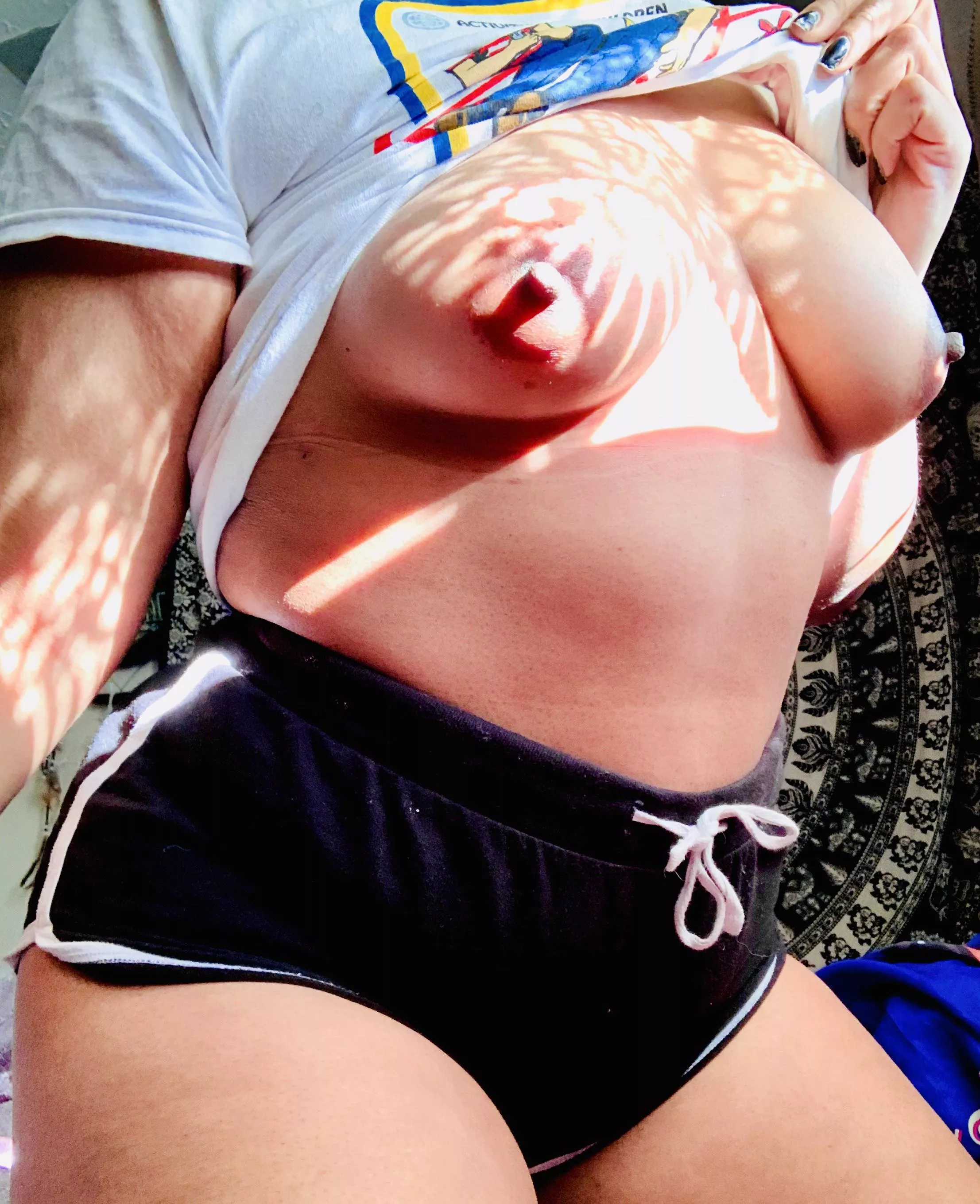 Pretty sure my neighbor caught me taking this 😝 posted by Strxwberri_Mi1k