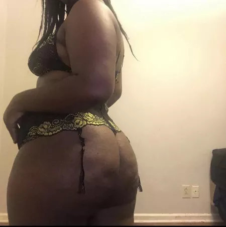 Pretty young milf 🤞🏾🥰 by Gfqueen_