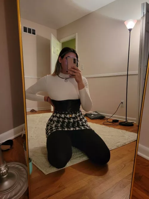 Pre-work Monday selfie. by collaredbabe