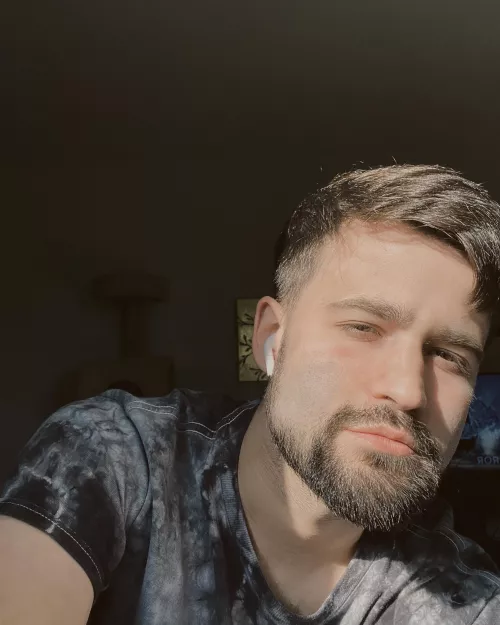 Pre-work selfie 🥱 by Deannicks