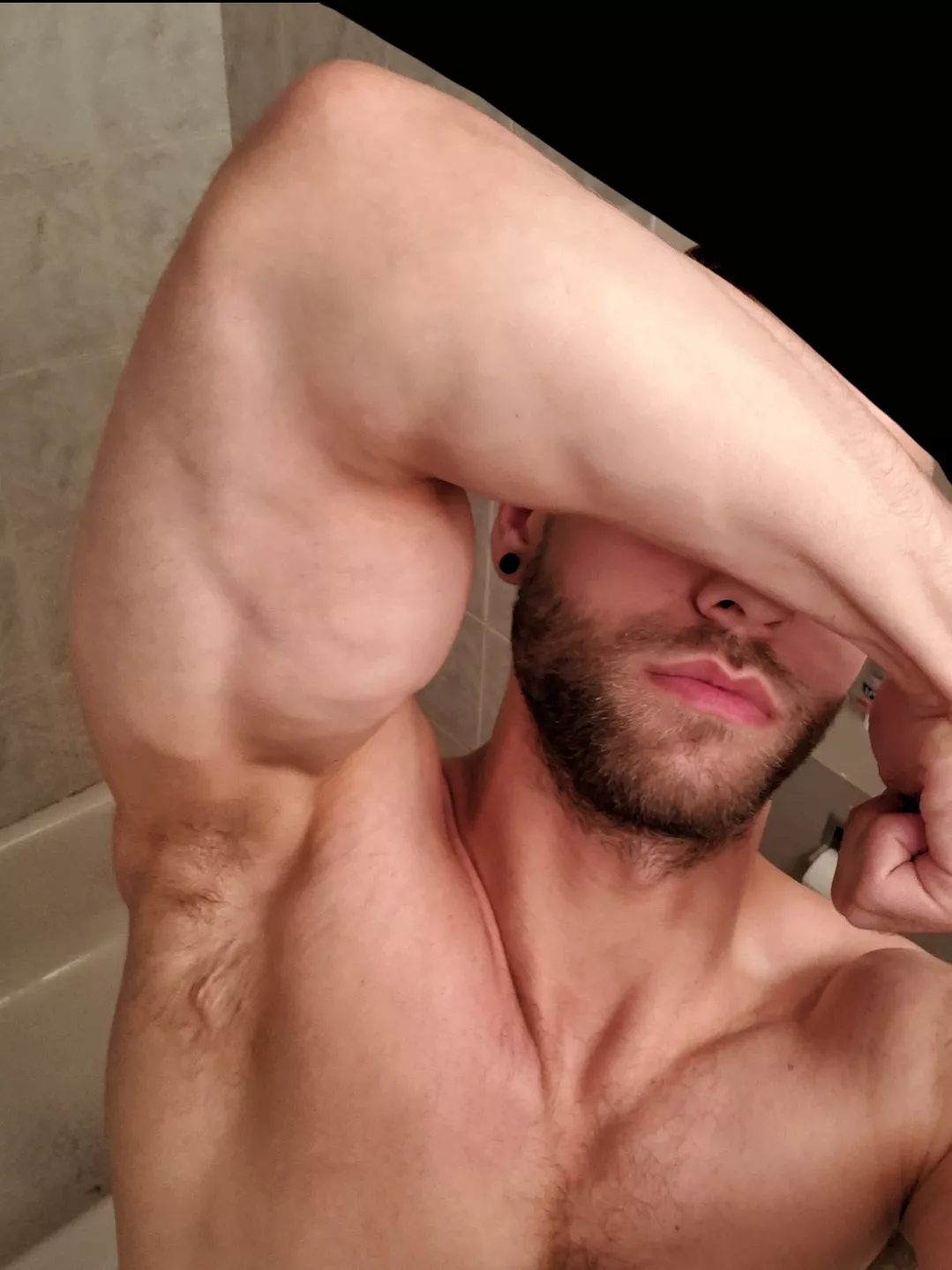 Pre-workout flex posted by Bl0ndeB0i